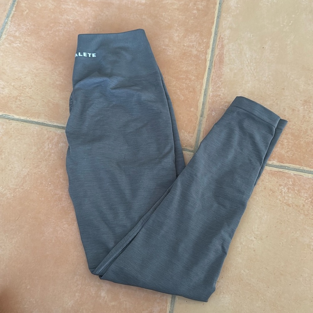 Alphalete Grey Amplify Leggings